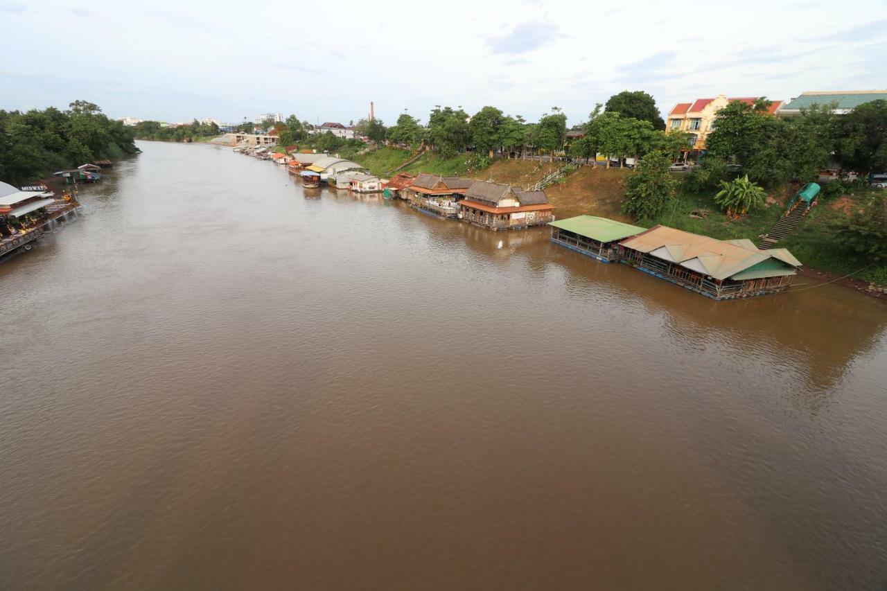 Little Jasmine By The River Phitsanulok Extérieur photo